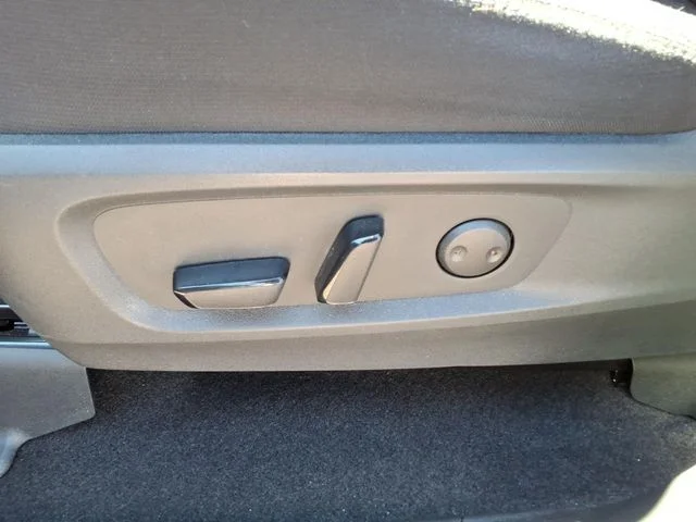 2023 Nissan Pathfinder SV - Photo 17