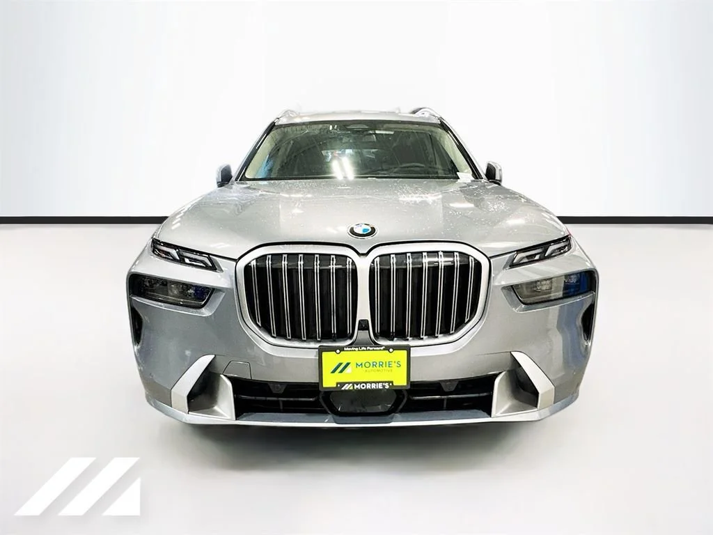 Used 2024 BMW X7 40i with VIN 5UX23EM04R9V33225 for sale in Minneapolis, Minnesota