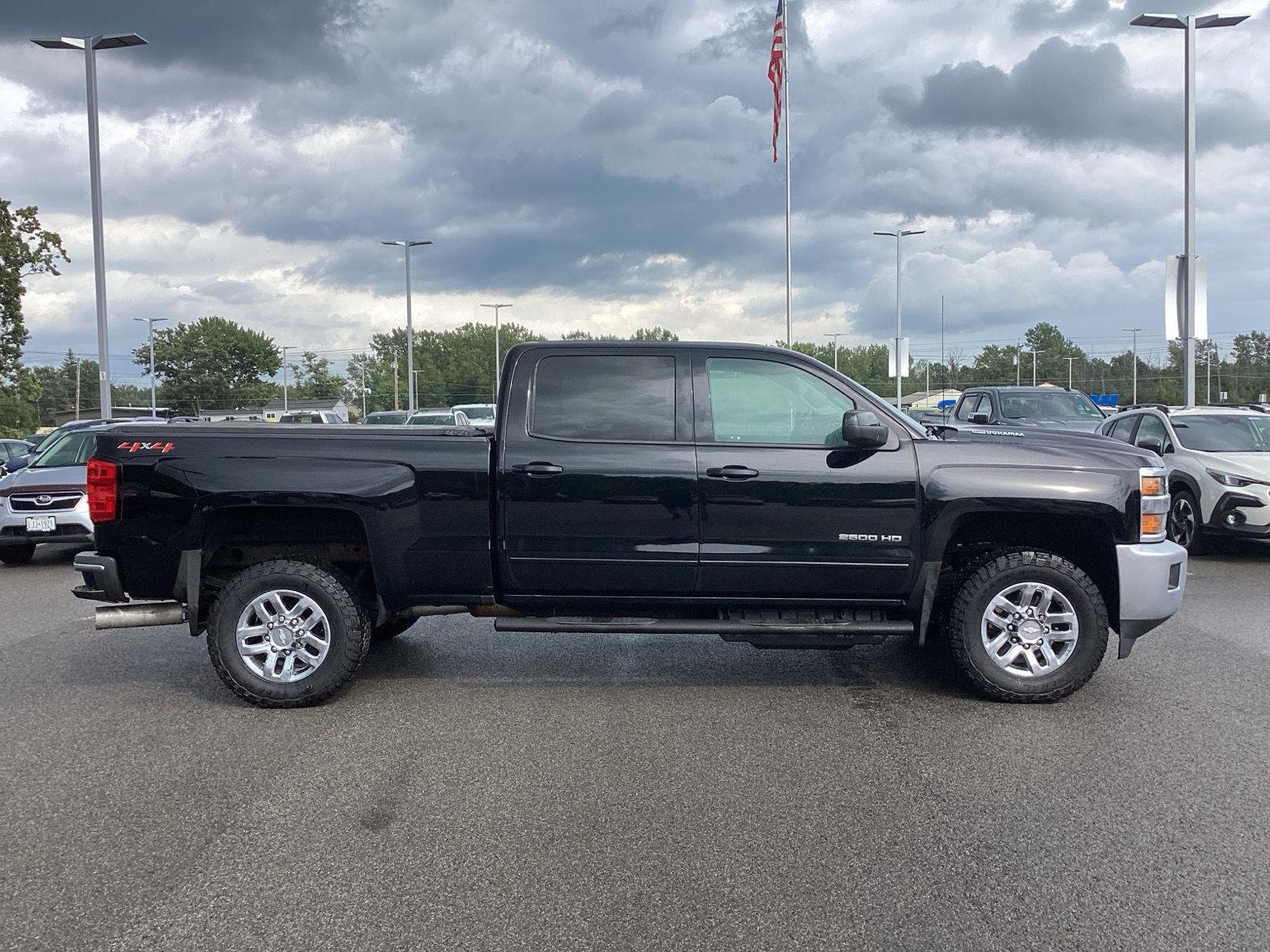 Used 2019 Black Chevrolet LT image 8