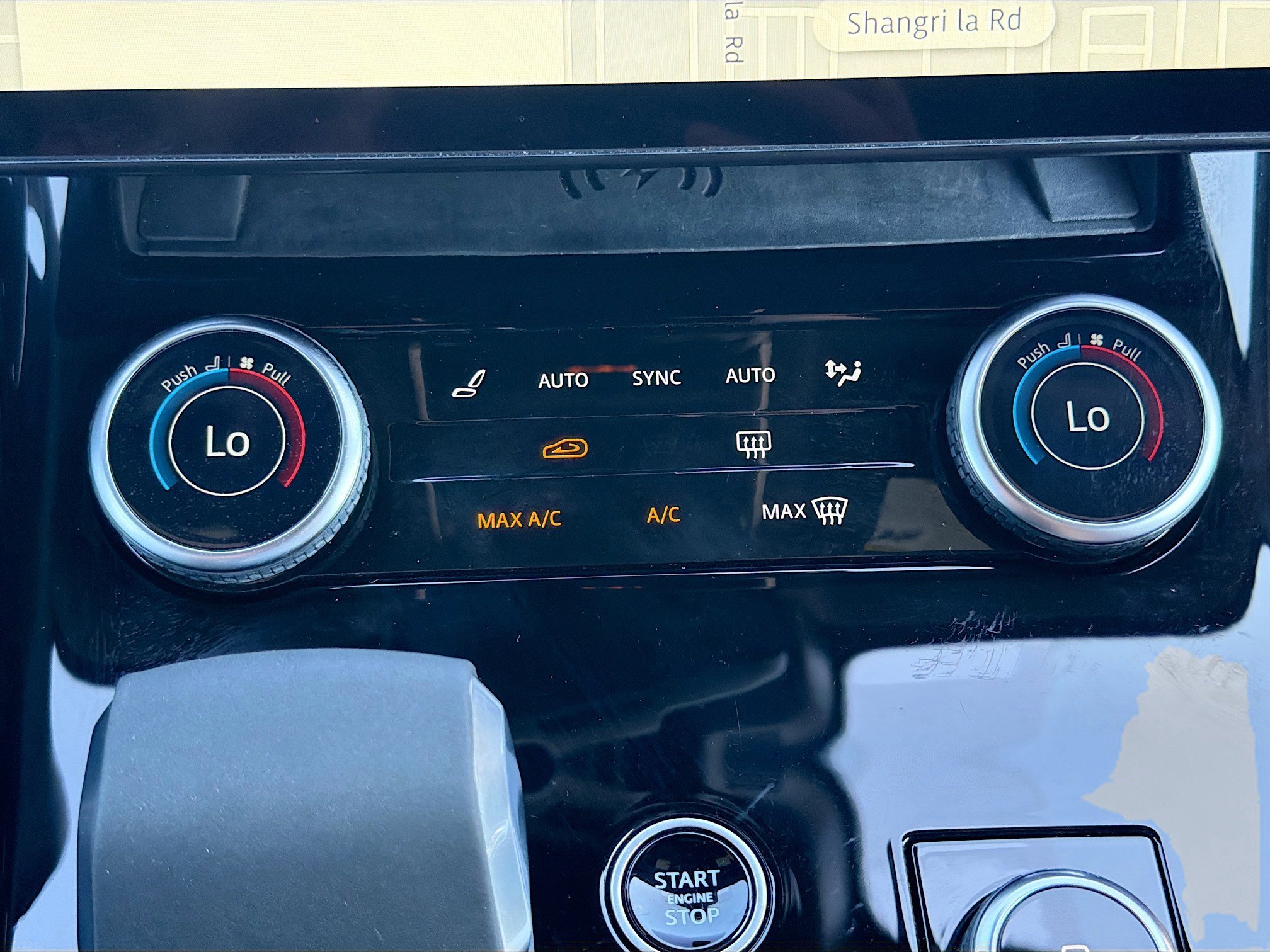 Used 2023 Fuji White Land Rover SE Dynamic image 36