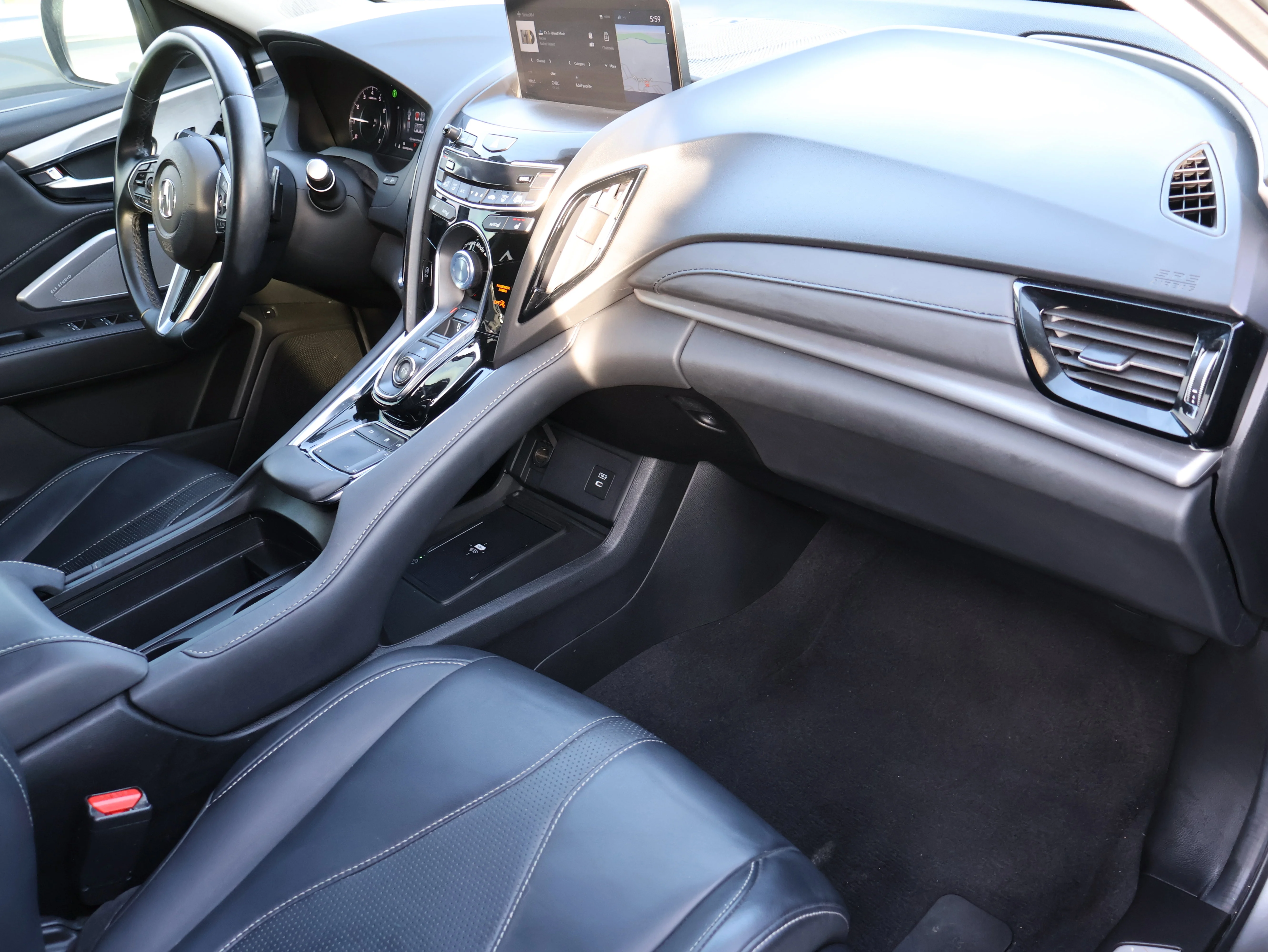 Used 2024 Liquid Carbon Metallic Acura w/Technology Package image 8