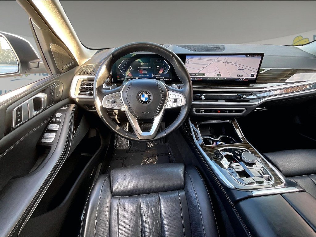 Used 2025 Alpine White BMW xDrive40i image 17