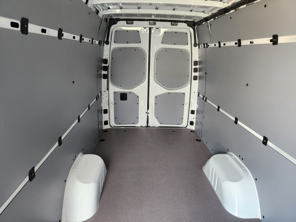 New 2026 ARCTIC WHITE Mercedes-Benz CARGO image 17