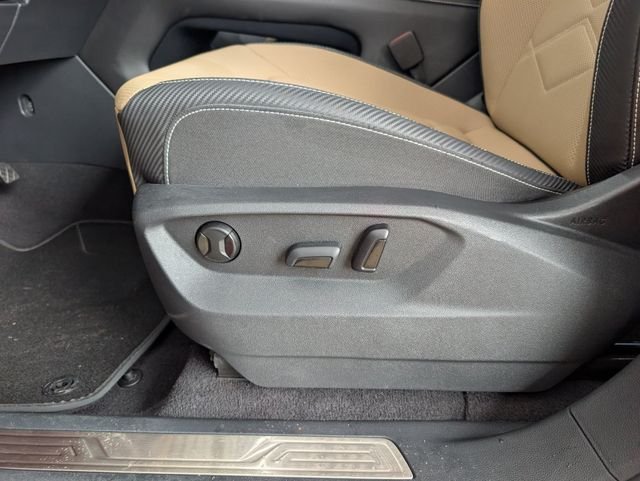 Used 2024 Blue Volkswagen 2.0T SE w/Technology image 19