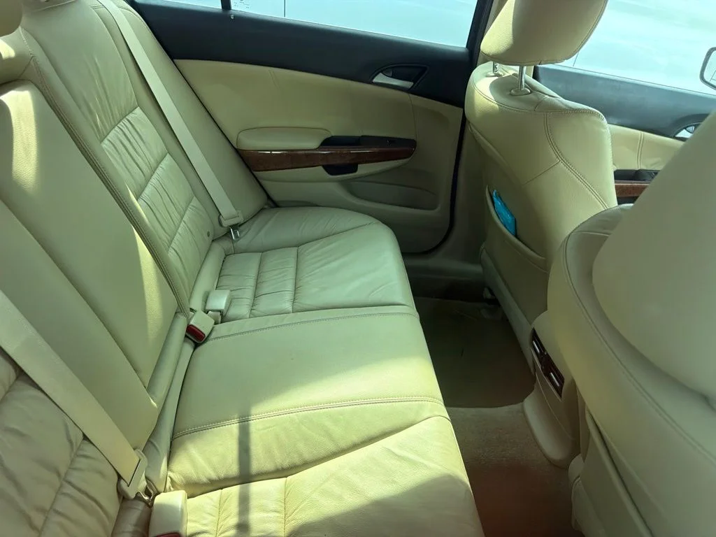 Used 2011 White Honda EX-L image 8