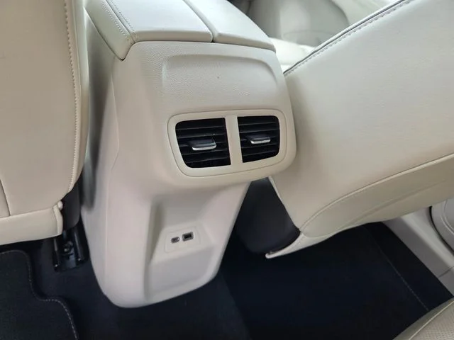 Used 2023 Black Buick Essence image 6