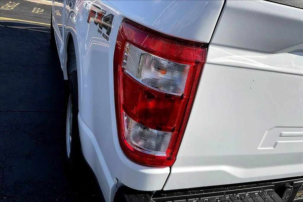 Used 2021 White Ford XL image 27