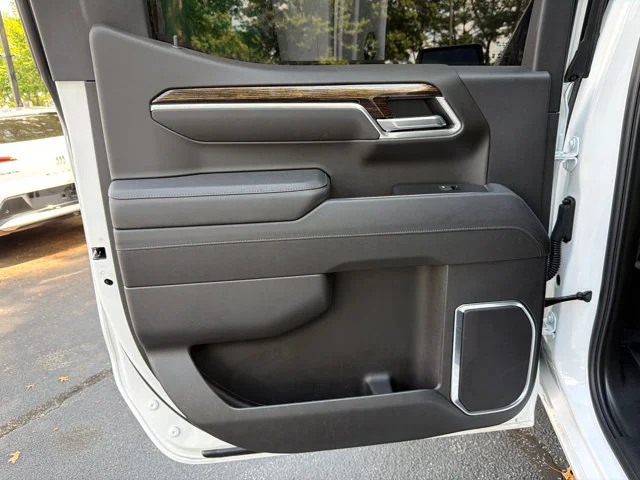 Used 2026 Summit White GMC Elevation image 21