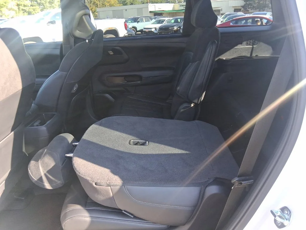 Certified Used 2027 White Kia X-Line SX-Prestige image 18