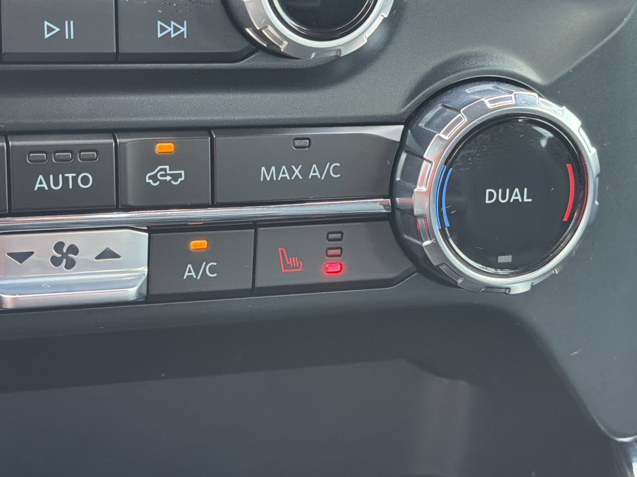 Used 2025 Gray Metallic Ford XLT image 24