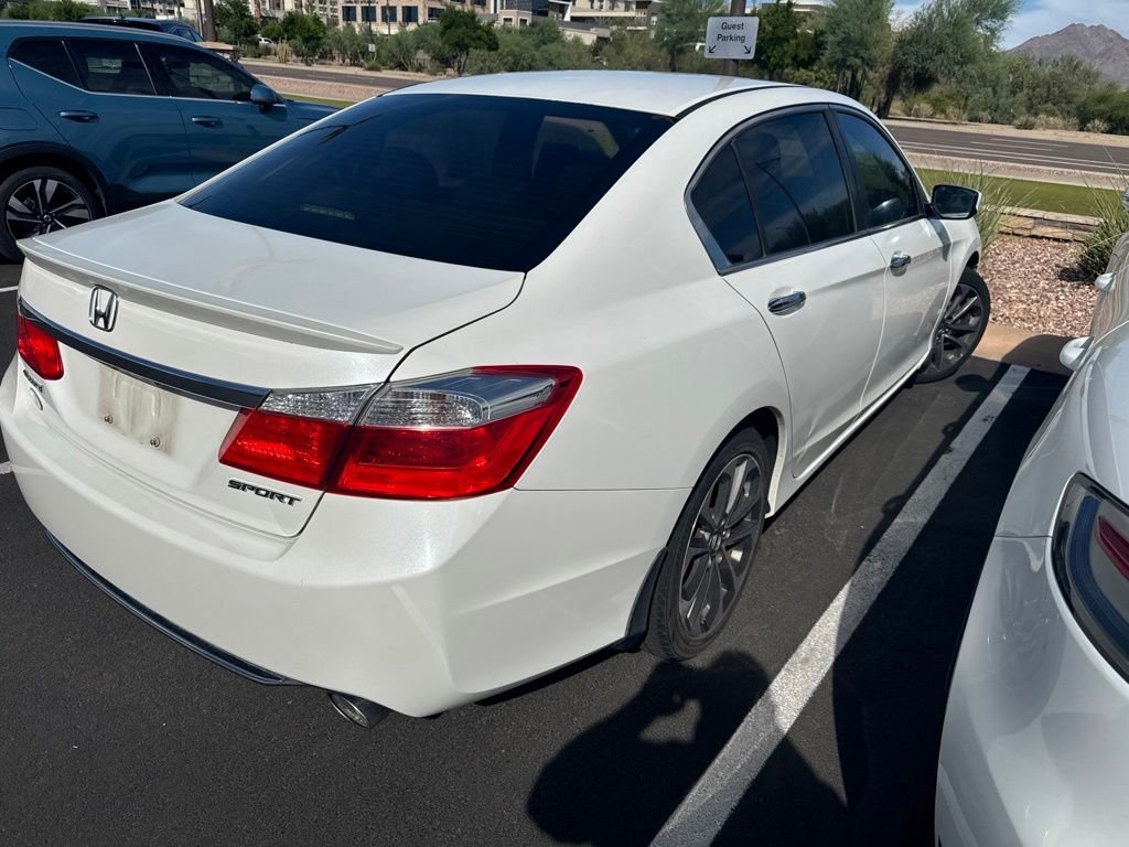 Used 2015 Crystal Black Pearl Honda Sport image 6