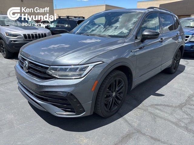 2022 Volkswagen Tiguan 2.0T SE R-Line Black 4Motion's photo