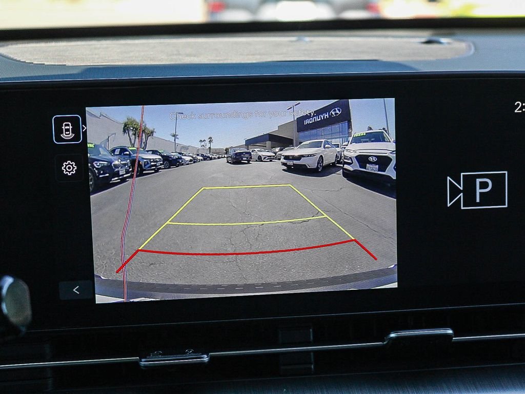 Used 2024 White Hyundai SEL image 25