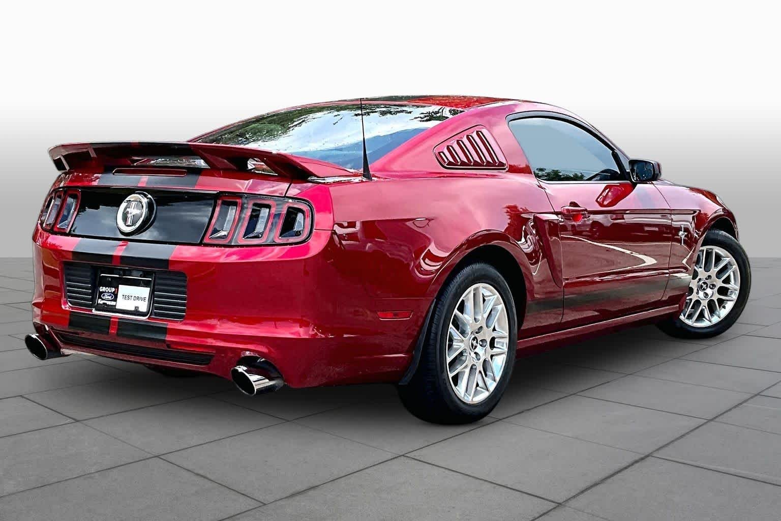 Used 2014 Ruby Red Metallic Tinted Clearcoat Ford V6 Premium image 10