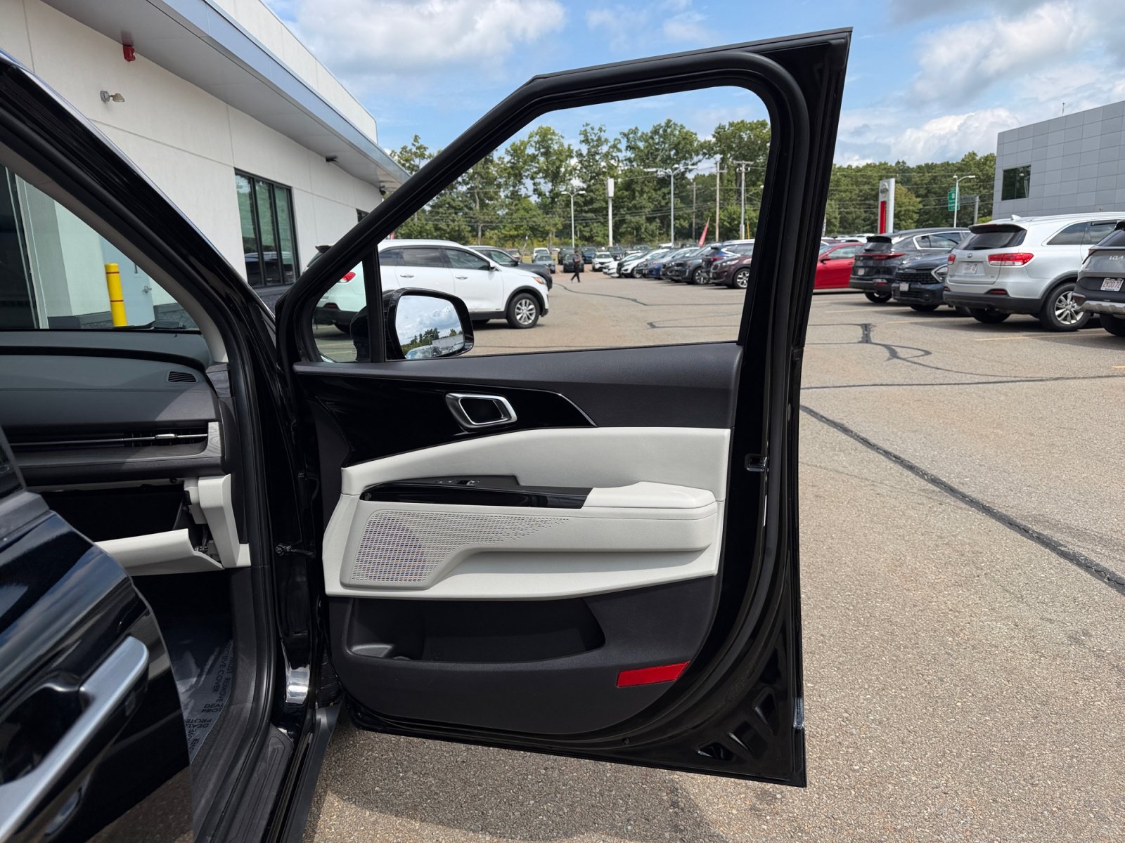 Used 2024 Aurora Black Pearl Kia SX image 32