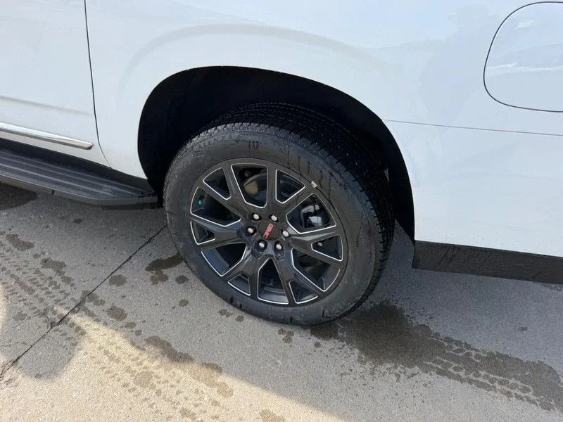 New 2026 White GMC Elevation image 12