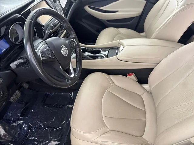Used 2019 Red Buick Essence image 24