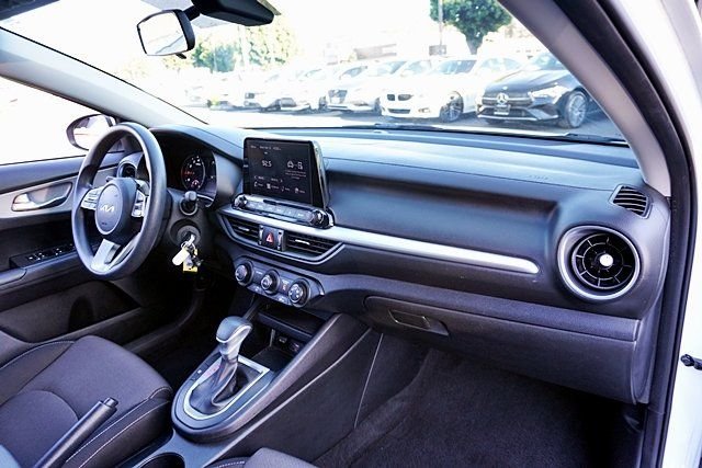 Used 2023 White Kia LX image 9
