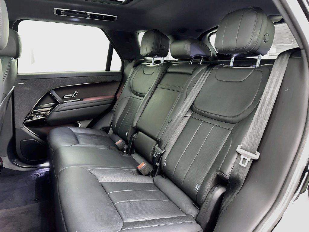 Used 2024 Black Land Rover SE image 25