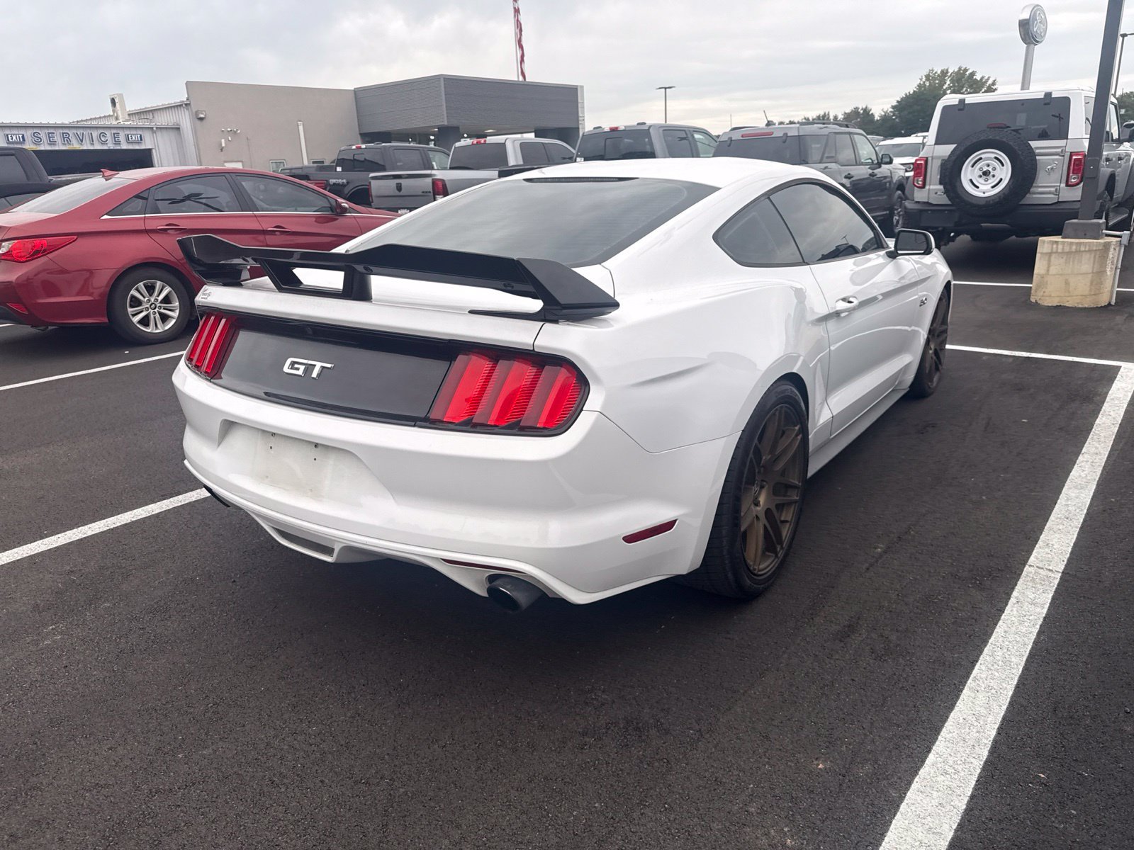 Used 2016 White Ford GT image 7