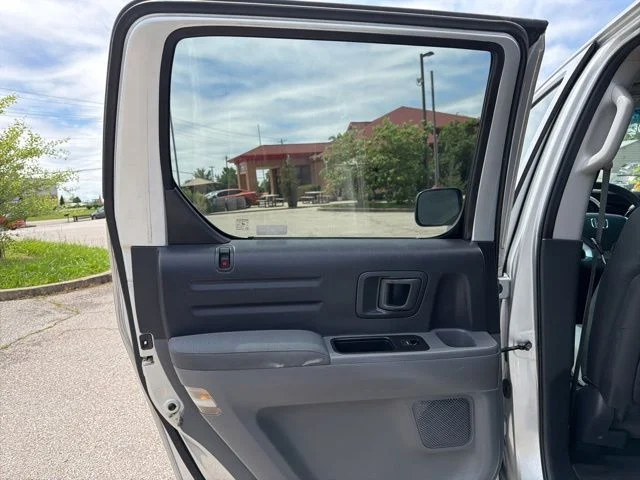 Used 2007 Silver Honda RTX image 17