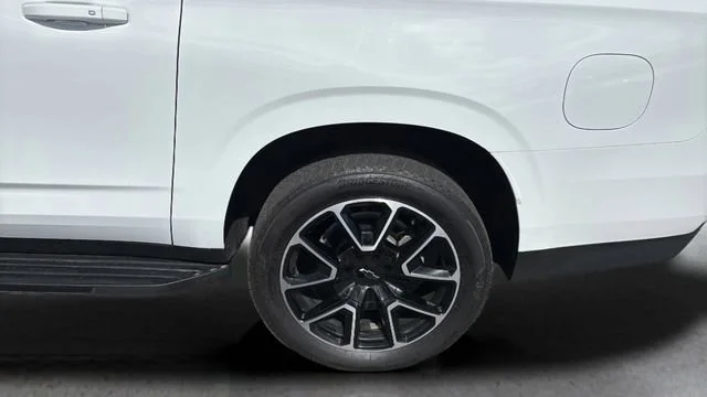 Used 2024 Summit White Chevrolet RST image 37