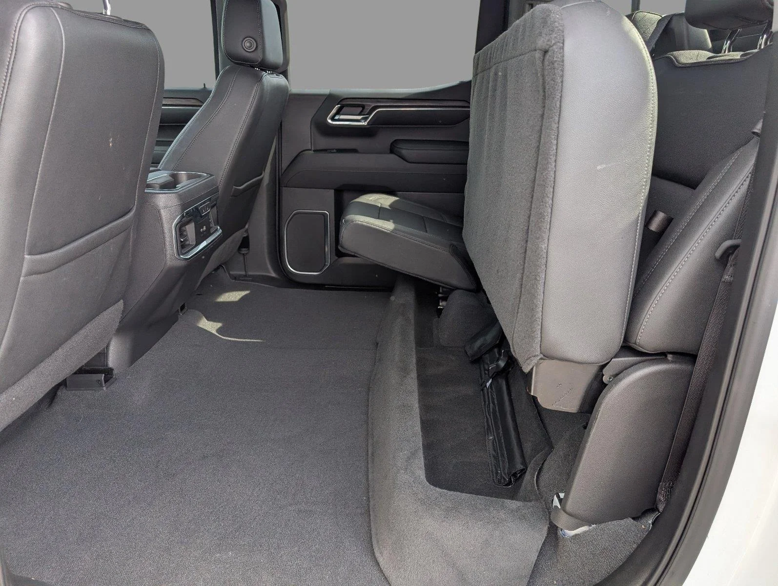 Used 2023 SUMMIT WHITE GMC SLT image 34