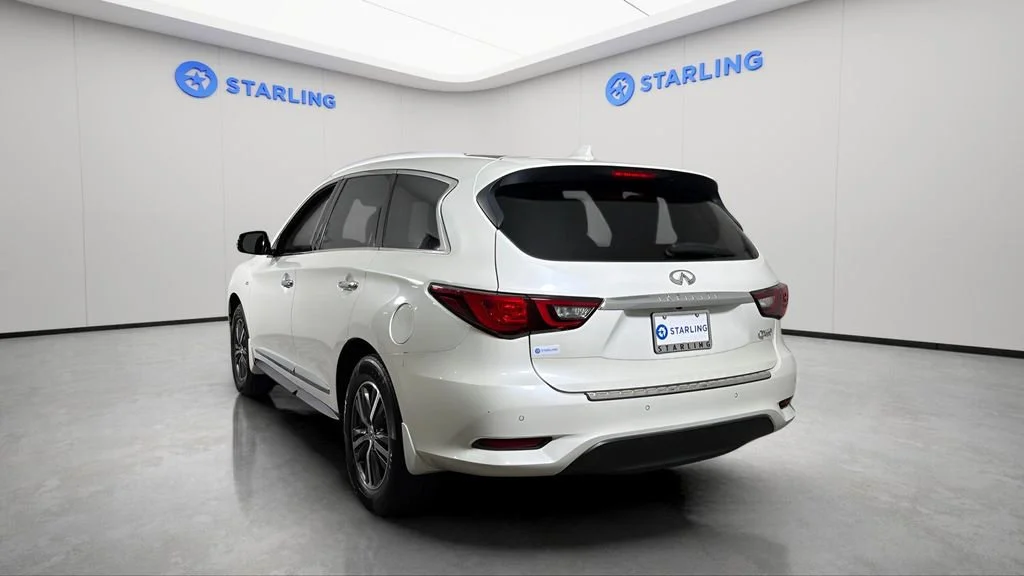Used 2019 White INFINITI LUXE image 7