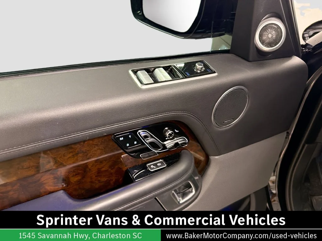 Used 2020 Santorini Black Metallic Land Rover HSE image 19