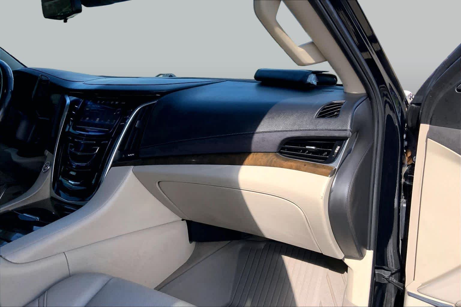 2019 Cadillac Escalade Premium Luxury - Photo 19