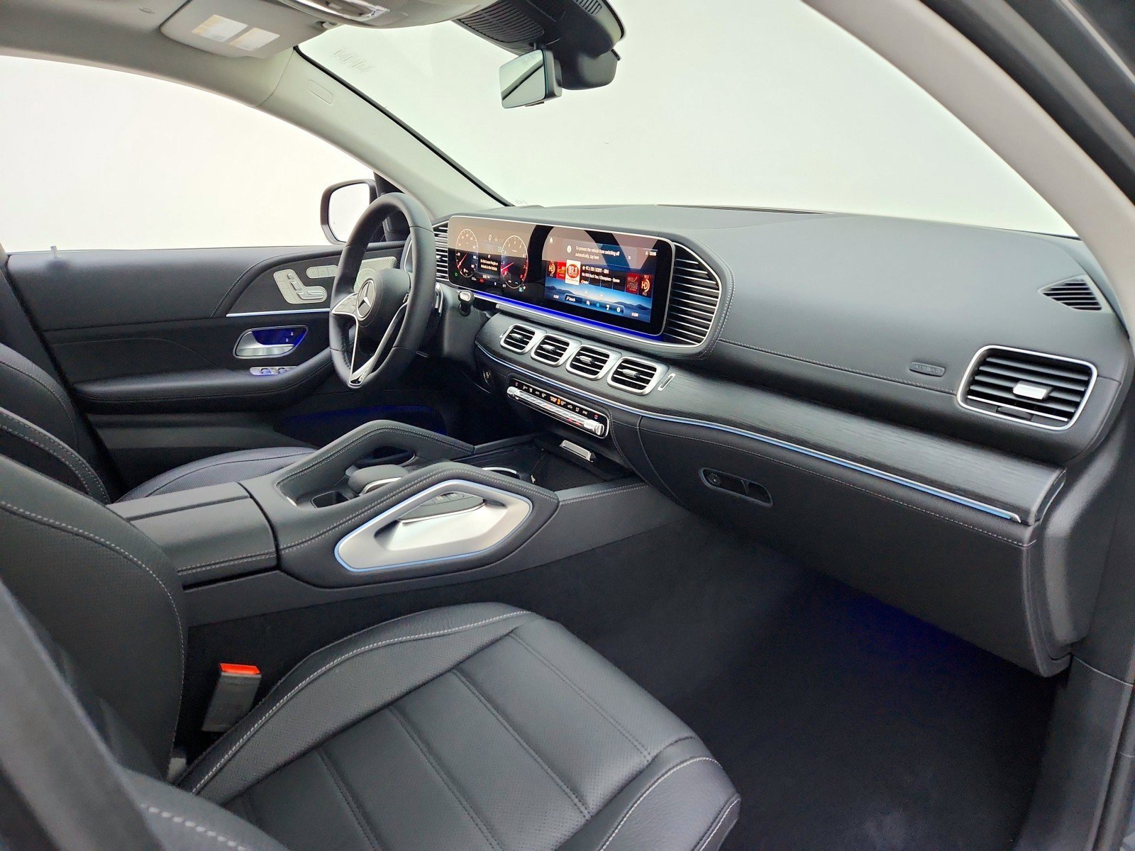 New 2026 MANUFAKTUR Silicon Grey Mercedes-Benz GLE 450 4MATIC® Coupe image 40