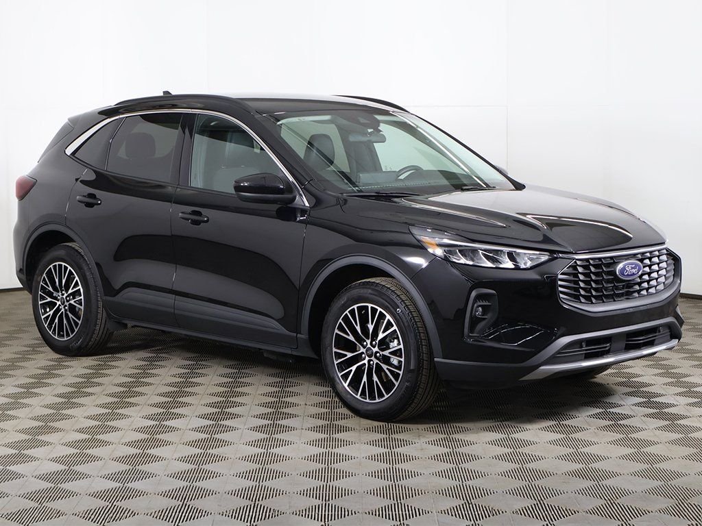 Used 2023 Ford Escape PHEV with VIN 1FMCU0E16PUB28549 for sale in Streetsboro, OH