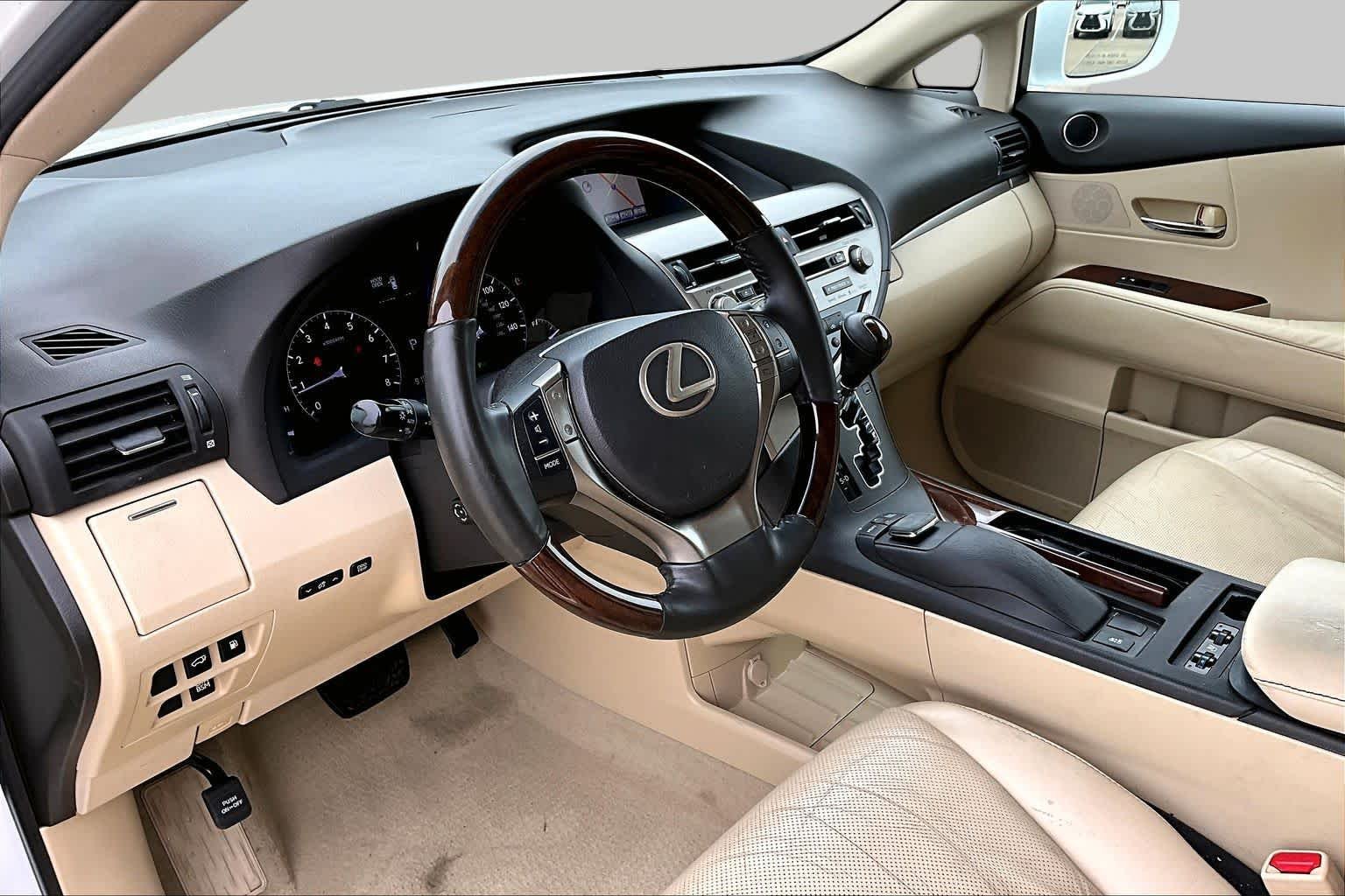 Used 2015 Starfire Pearl Lexus  image 18