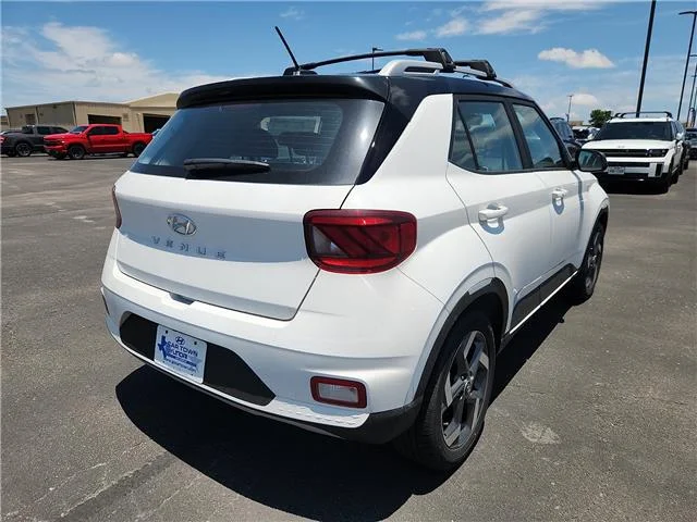 New 2026 Lunar White w/Black Roof Hyundai SEL image 4