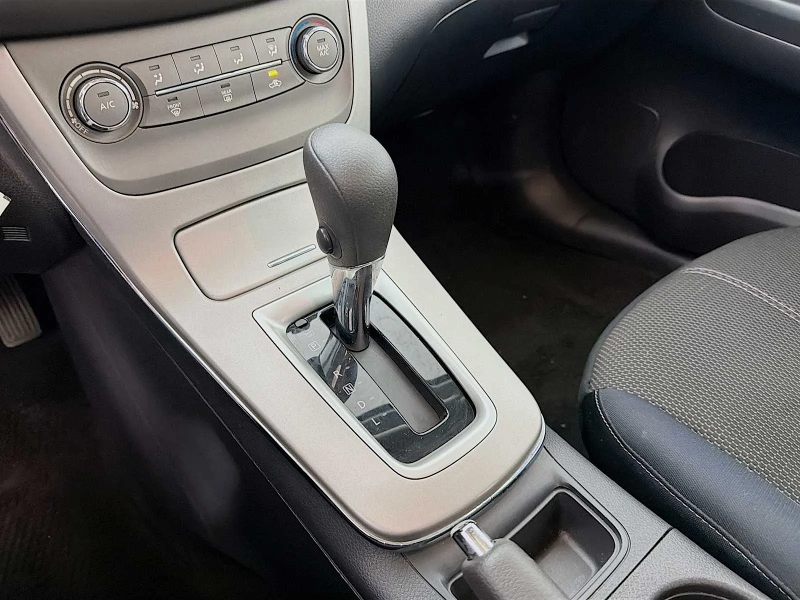Used 2014 Red Brick Nissan S image 13
