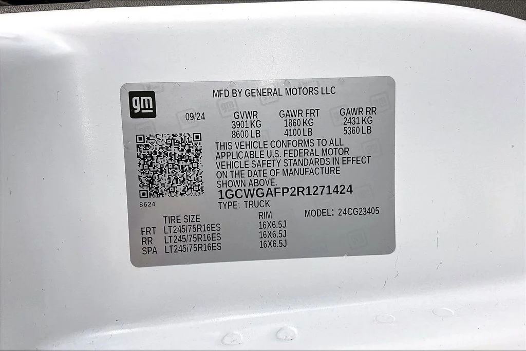 Certified Used 2024 Summit White Chevrolet Work Van image 33