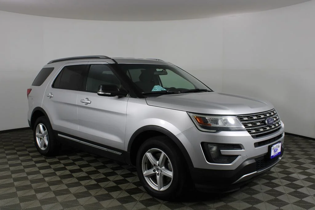 2016 Ford Explorer XLT 4WD's photo