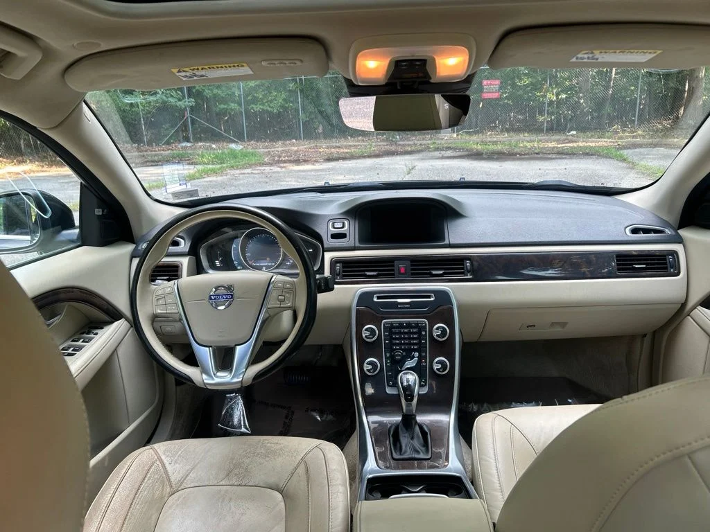 Used 2015 Blue Volvo T6 Platinum image 27