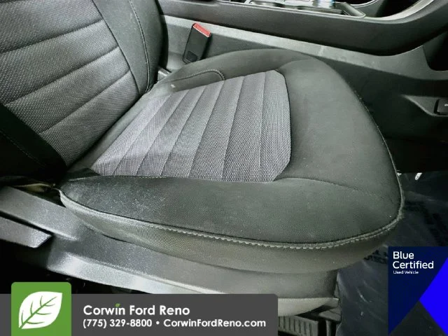Certified Used 2023 Oxford White Ford SE image 33