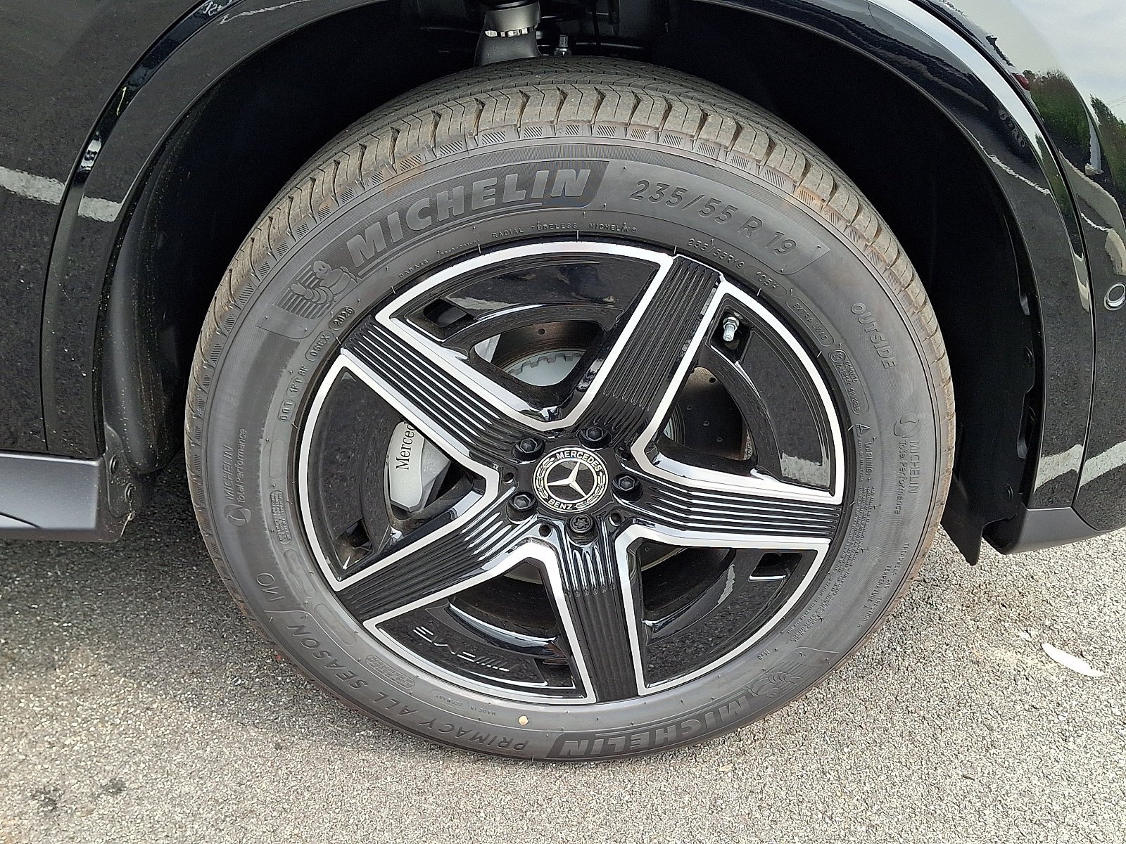 New 2027 Black Mercedes-Benz GLC 300 image 29