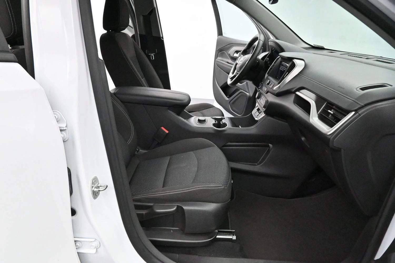 Used 2022 Summit White GMC SLE image 30