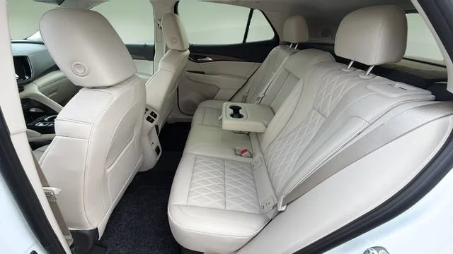 Used 2023 White Frost Tricoat Buick Avenir image 20