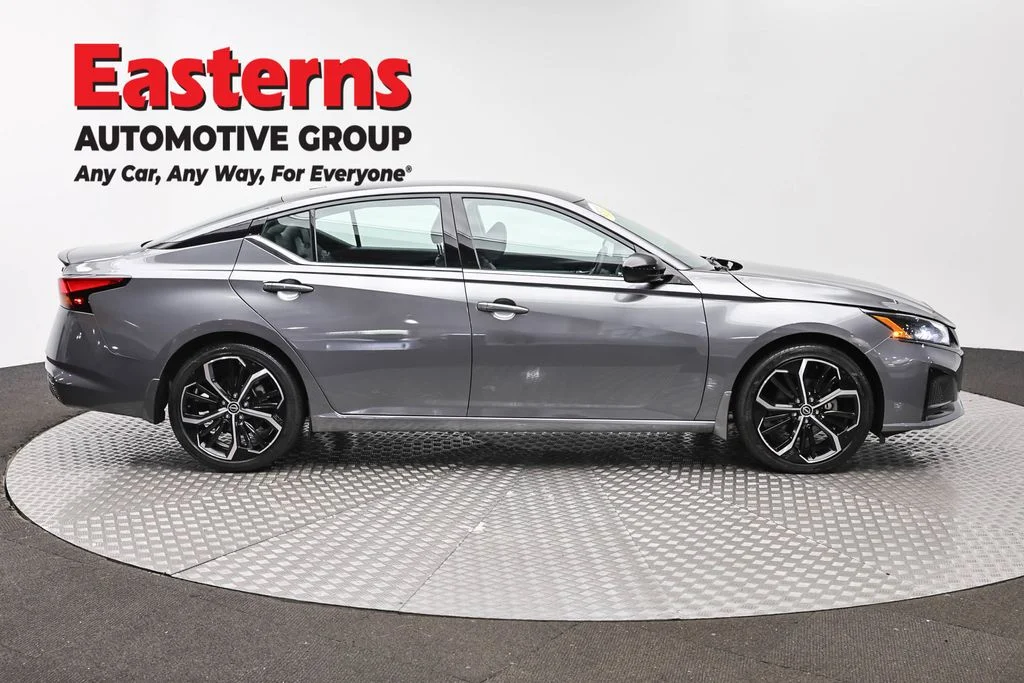 Used 2023 Gray Nissan 2.5 SR image 3