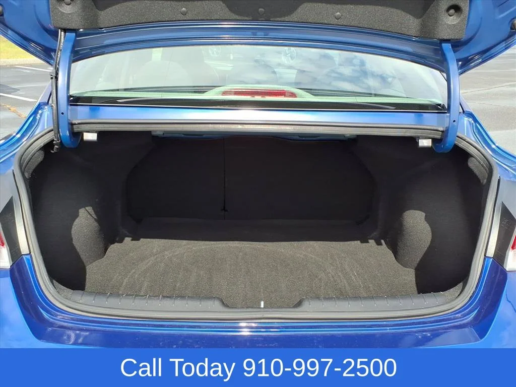 Used 2025 Blue Hyundai SEL Convenience image 21