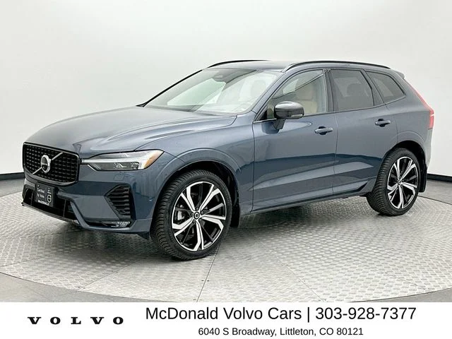 2023 Volvo XC60 B5 Ultimate Dark Theme