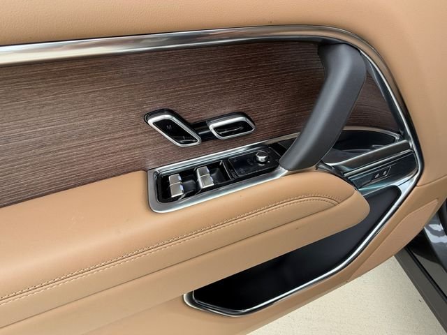 New 2026 Carpathian Grey Land Rover SE image 11