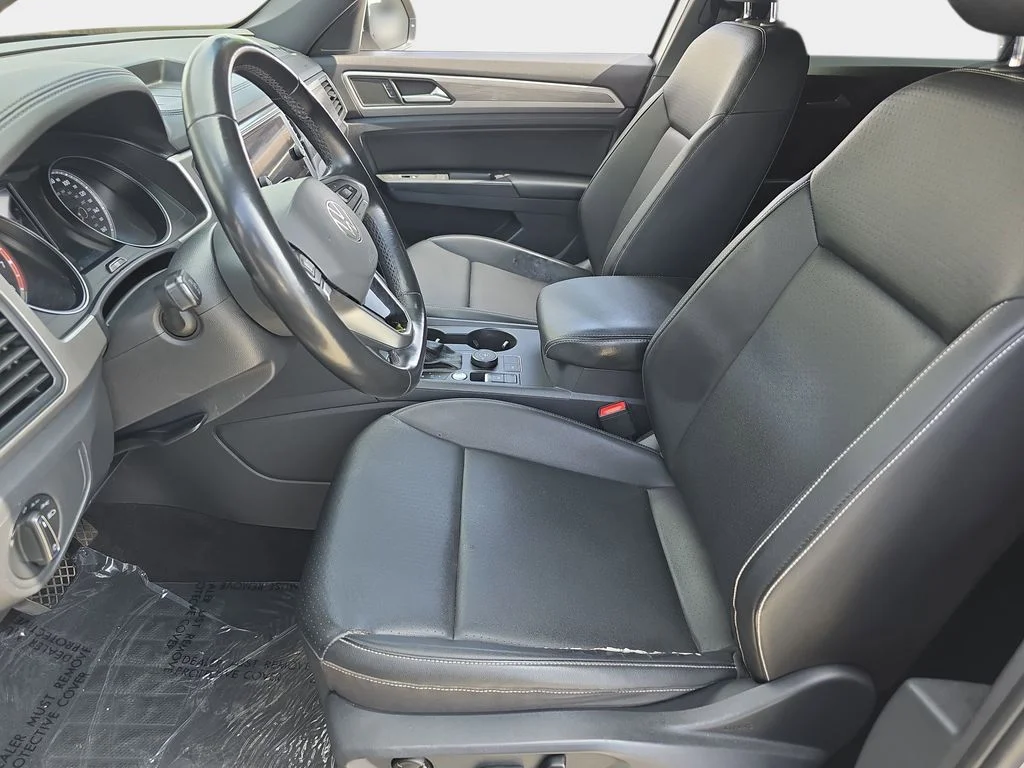 Used 2020 Silver Volkswagen 3.6L V6 SE w/Technology R-Line image 18