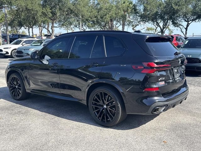 Used 2024 Black Sapphire Metallic BMW xDrive40i image 6