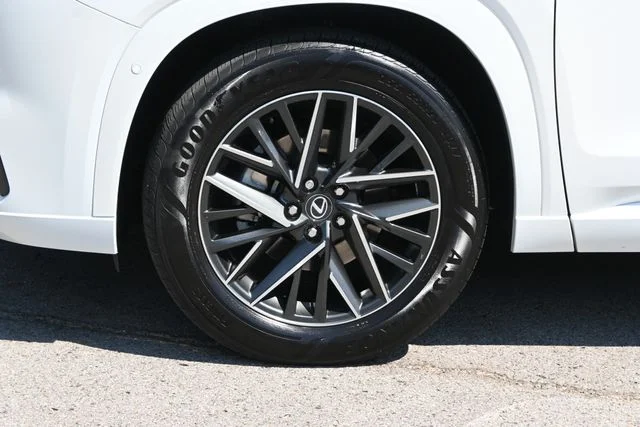 Certified Used 2025 WIND CHILL PEARL Lexus 350 Premium image 16