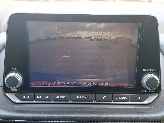 Used 2021 Gray Nissan S image 13
